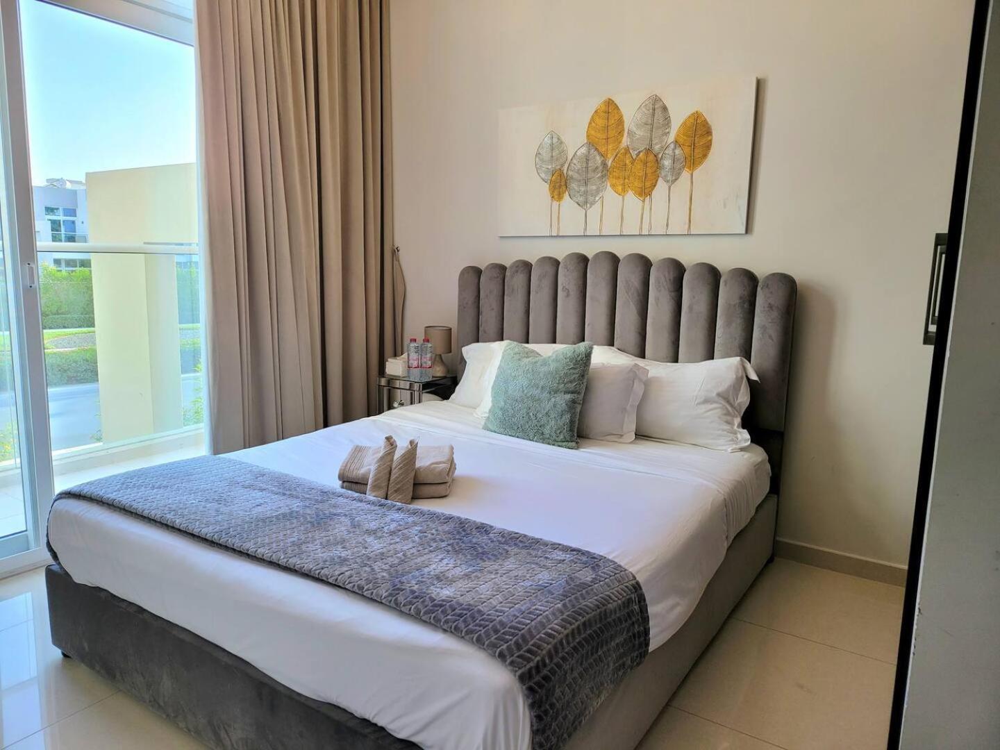 Villa Victoria Damac Hills 2 Family Retreat With Waterpark And Petting Farm Dubai Buitenkant foto