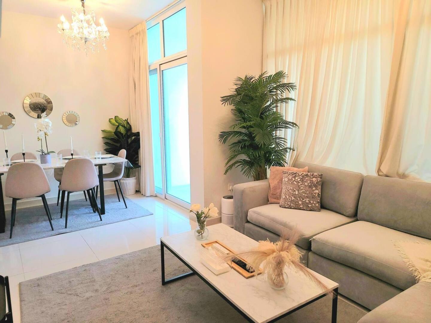 Villa Victoria Damac Hills 2 Family Retreat With Waterpark And Petting Farm Dubai Buitenkant foto